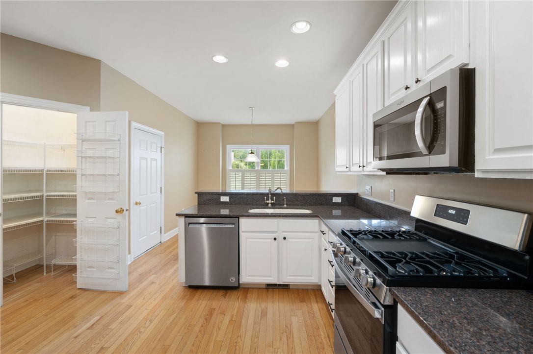 419 Albion Road, Unit 18 Lincoln, RI 02865 - Photo 6 of 42