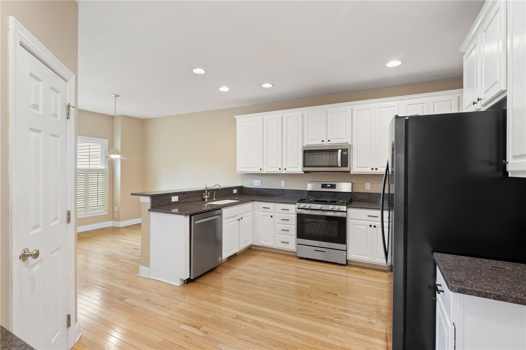 419 Albion Road, Unit 18 Lincoln, RI 02865 - Photo 8 of 42