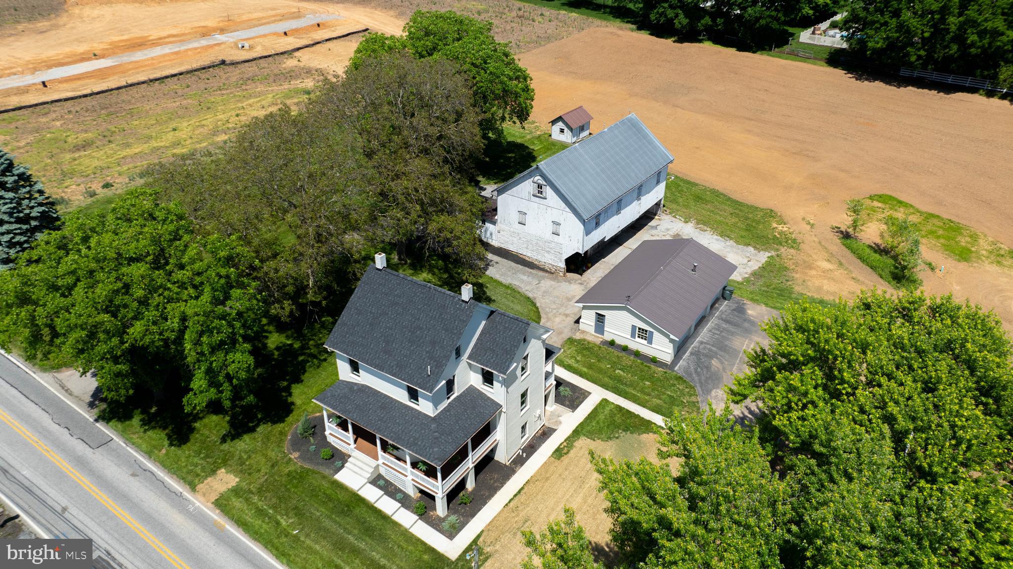 592 Chestnut Hill Road York, PA 17402 - Photo 3 of 51 Gallery Image 3