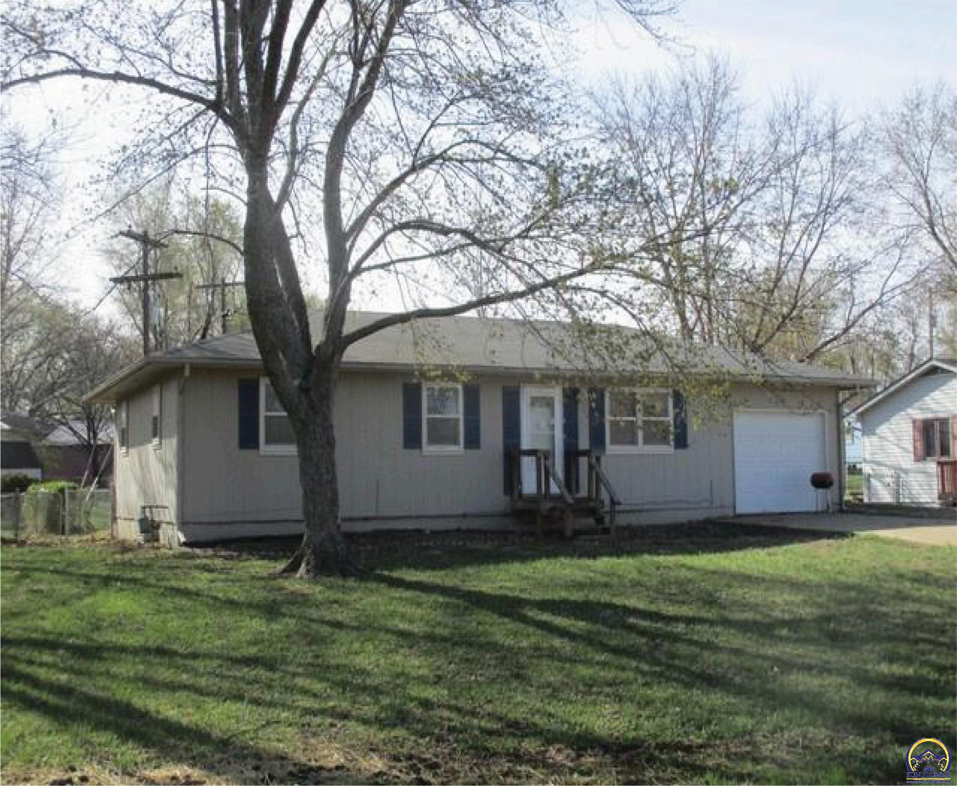 113 West Ridgeway Street Carbondale, KS 66414 - Photo 1 of 2