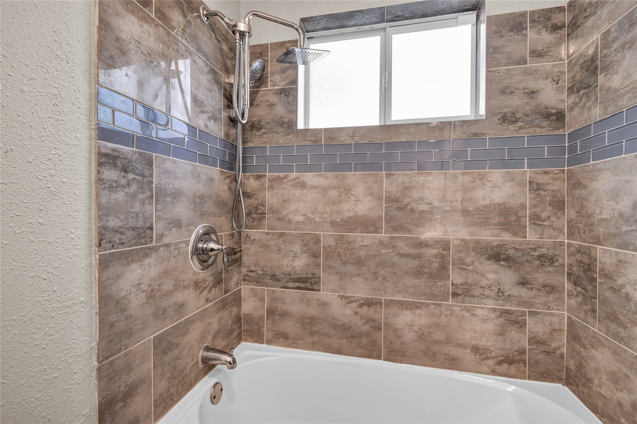 48 Ranch House Loop Angleton, TX 77515 - Photo 15 of 29 Gallery Image 15