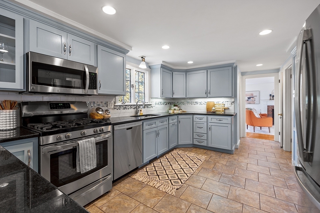 25 Oneida Road Acton, MA 01720 - Photo 9 of 39 Gallery Image 9