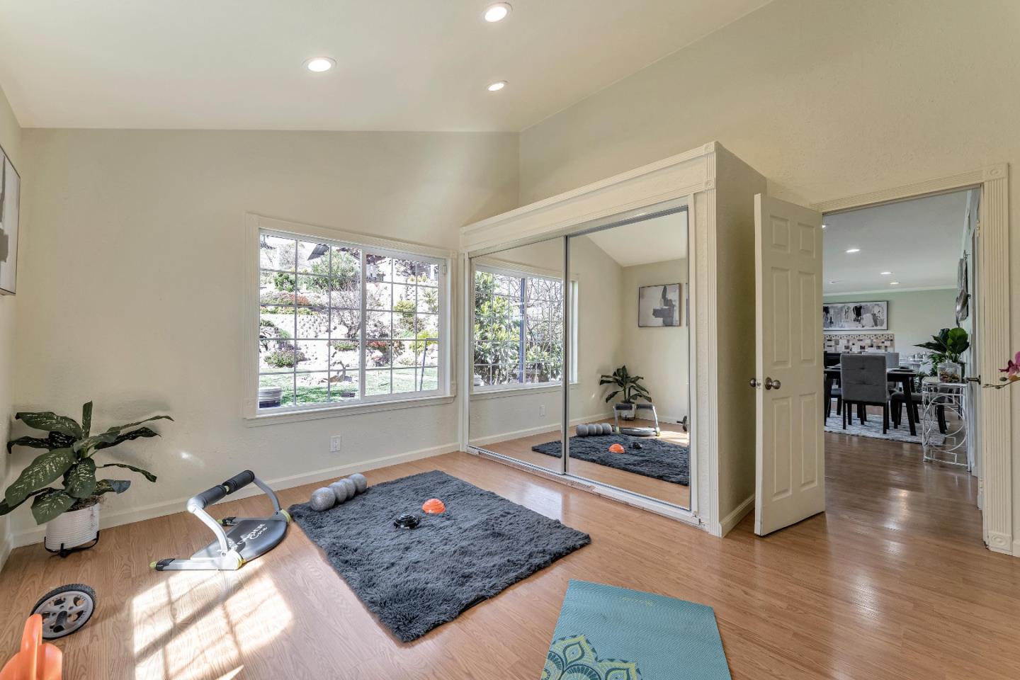 175 Violet Road Hercules, CA 94547 - Photo 20 of 35 a living room with furniture and a table