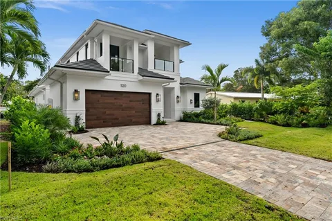 $4,350,000 | 1120 10th Avenue North, Naples, FL 34102