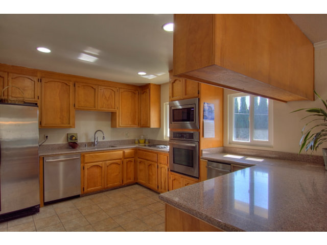 3890 Bucknall Road Campbell, CA 95008 - Photo 8 of 23 Gallery Image 8