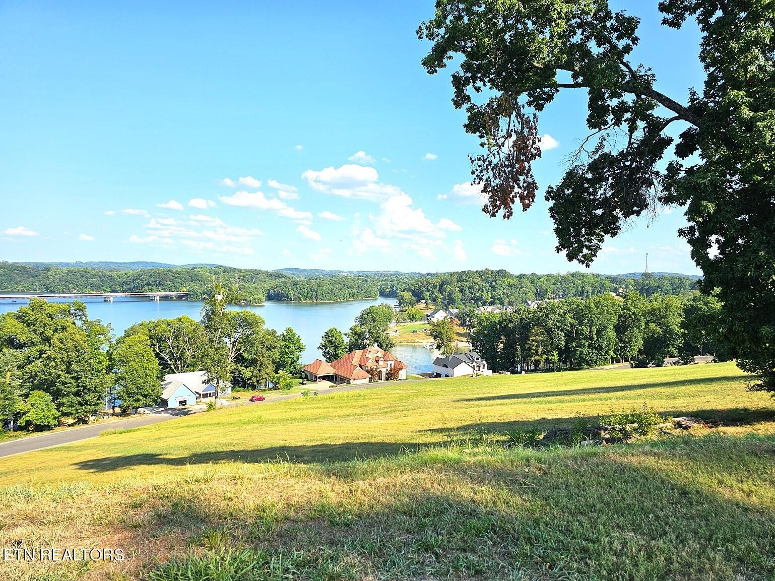 2486 Starboard Crest Road Morristown, TN 37814 - Photo 2 of 28 Gallery Image 2