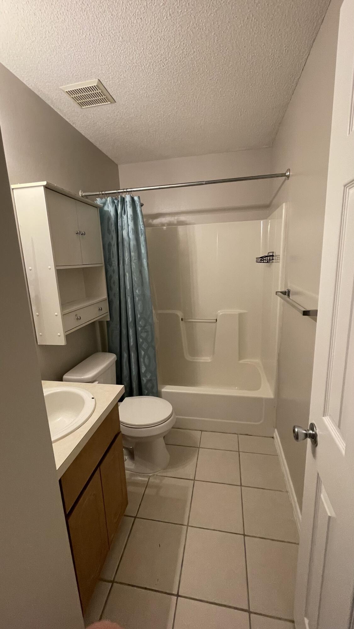 1810 Hurlburt Road, Unit 4 Fort Walton Beach, FL 32547 - Photo 11 of 12 B879B4F3-D7A2-475A-A832-37993497F776
