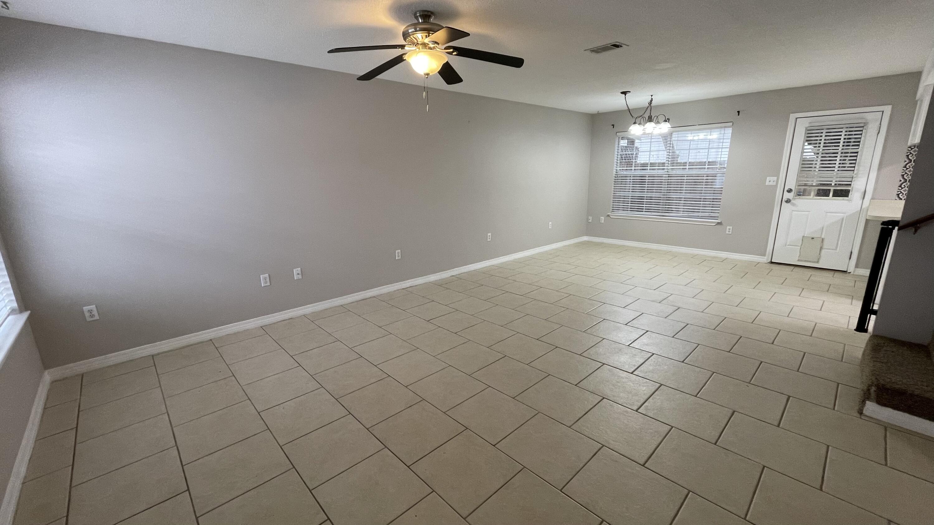 1810 Hurlburt Road, Unit 4 Fort Walton Beach, FL 32547 - Photo 2 of 12 BBF5FE7C-626B-4B67-A0DF-4744FEEDC7CE