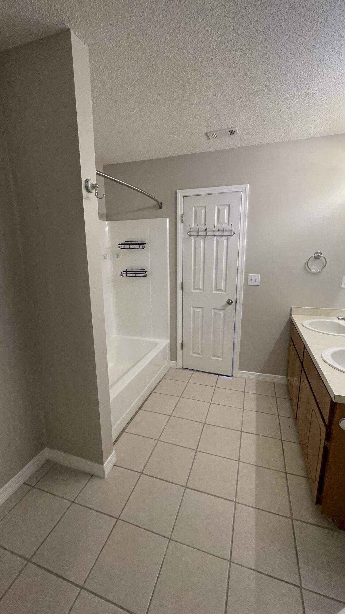 1810 Hurlburt Road, Unit 4 Fort Walton Beach, FL 32547 - Photo 9 of 12 C3288266-D46B-424F-8F39-60D24866AD8E