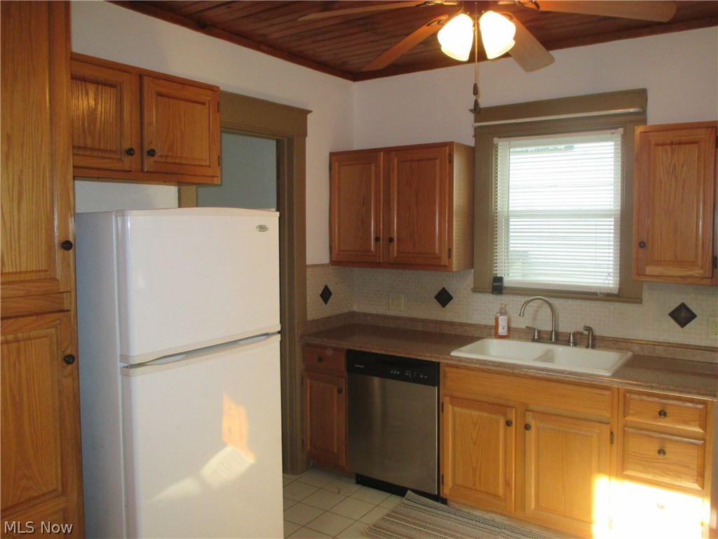 400 Elm Street Struthers, OH 44471 - Photo 3 of 11 Gallery Image 3