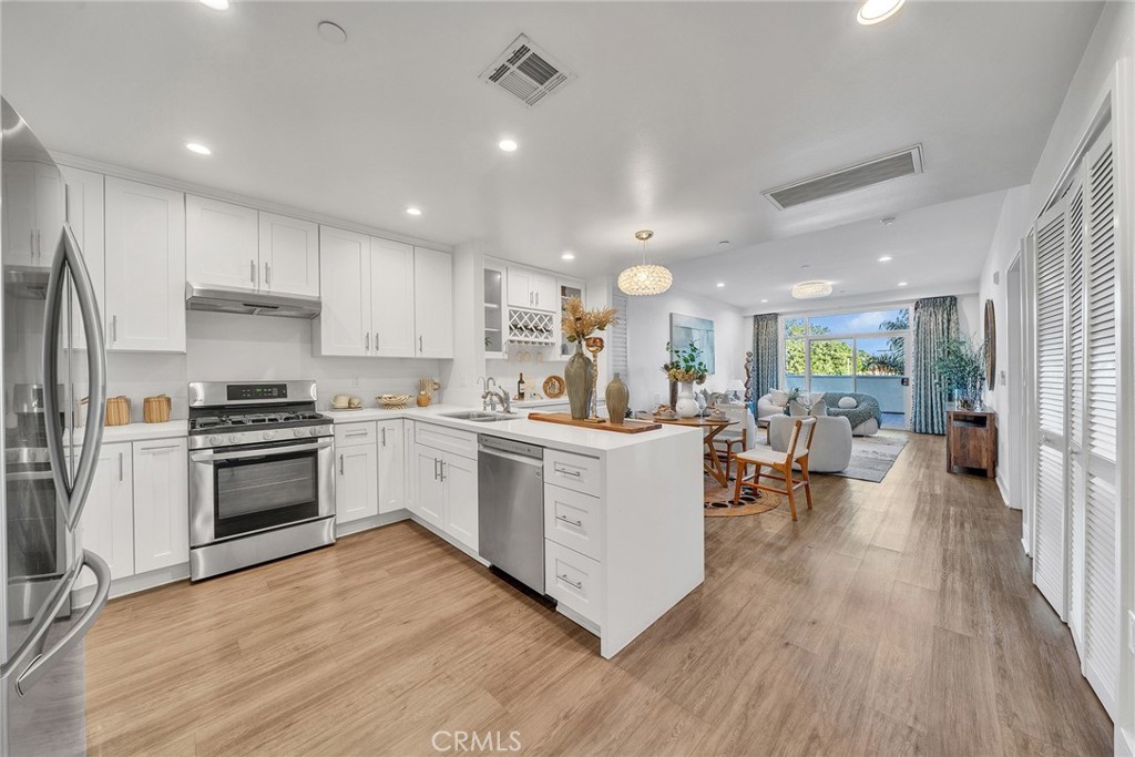 56 East Duarte Road, Unit 318 Arcadia, CA 91006 - Photo 25 of 51