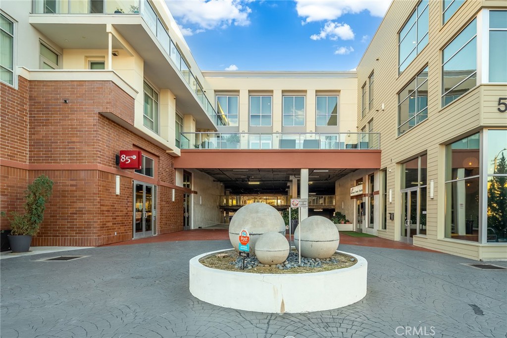 56 East Duarte Road, Unit 318 Arcadia, CA 91006 - Photo 4 of 51