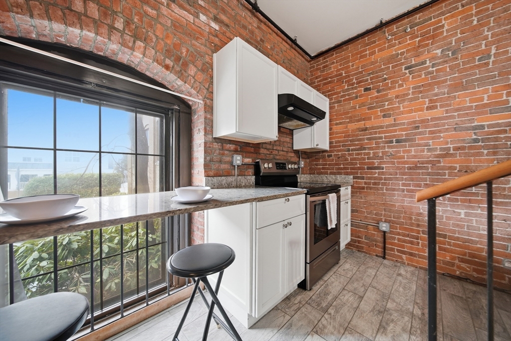 50 Rantoul Street, Unit 204 Beverly, MA 01915 - Photo 24 of 39