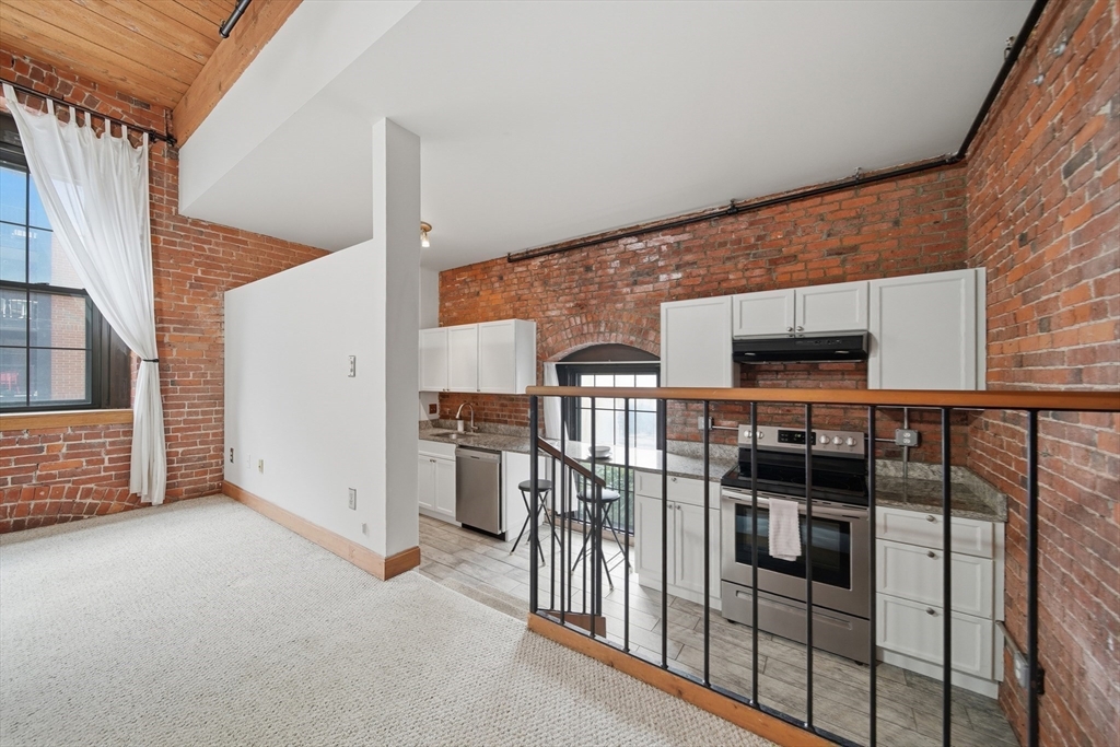 50 Rantoul Street, Unit 204 Beverly, MA 01915 - Photo 27 of 39