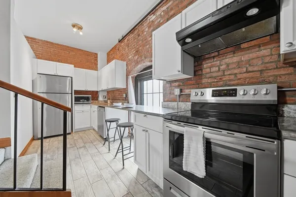 $449,900 | 50 Rantoul Street, Unit 204, Beverly, MA 01915