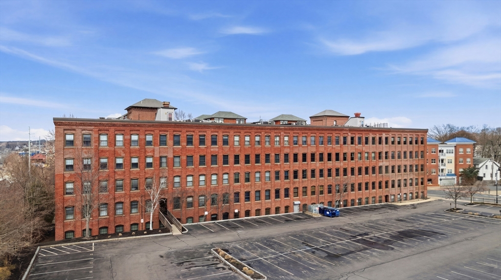 50 Rantoul Street, Unit 204 Beverly, MA 01915 - Photo 32 of 39