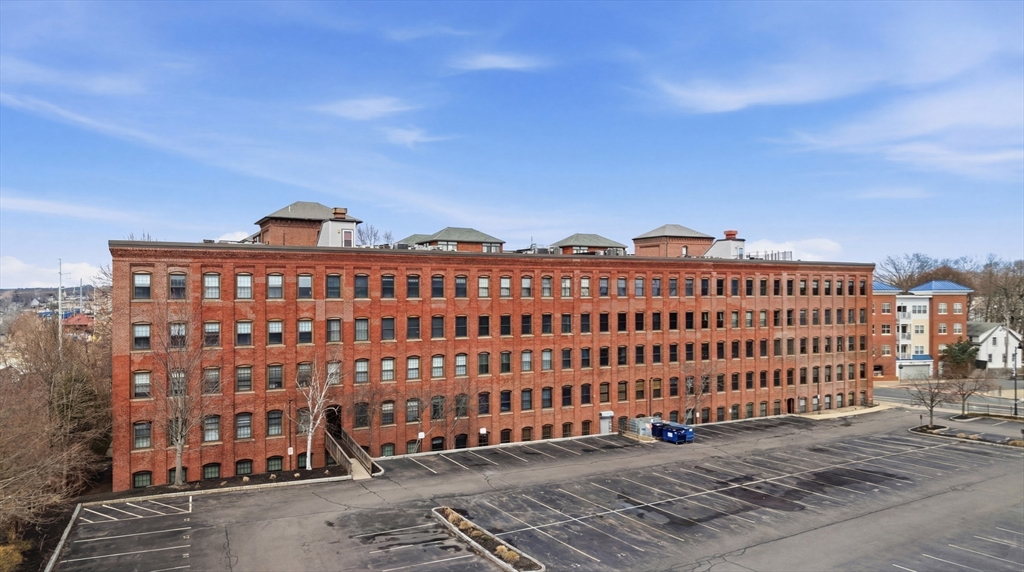50 Rantoul Street, Unit 204 Beverly, MA 01915 - Photo 33 of 41 a view of a large building
