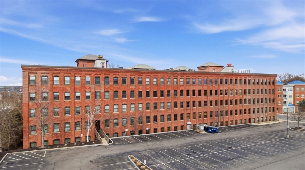 50 Rantoul Street, Unit 204 Beverly, MA 01915 - Photo 33 of 39