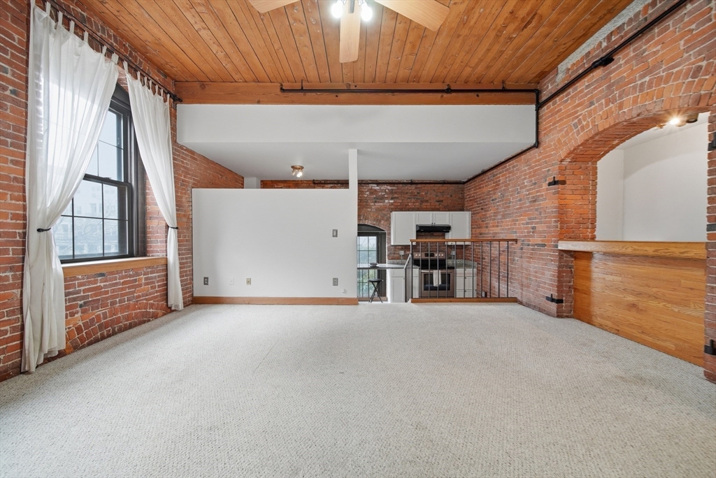 50 Rantoul Street, Unit 204 Beverly, MA 01915 - Photo 5 of 39