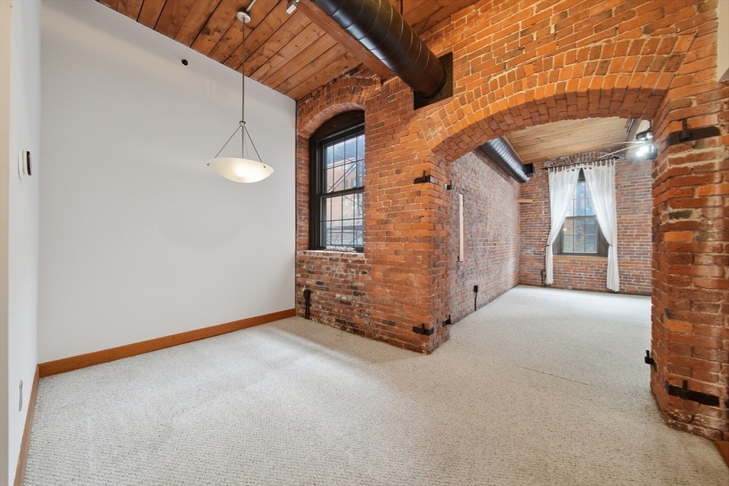 50 Rantoul Street, Unit 204 Beverly, MA 01915 - Photo 6 of 39