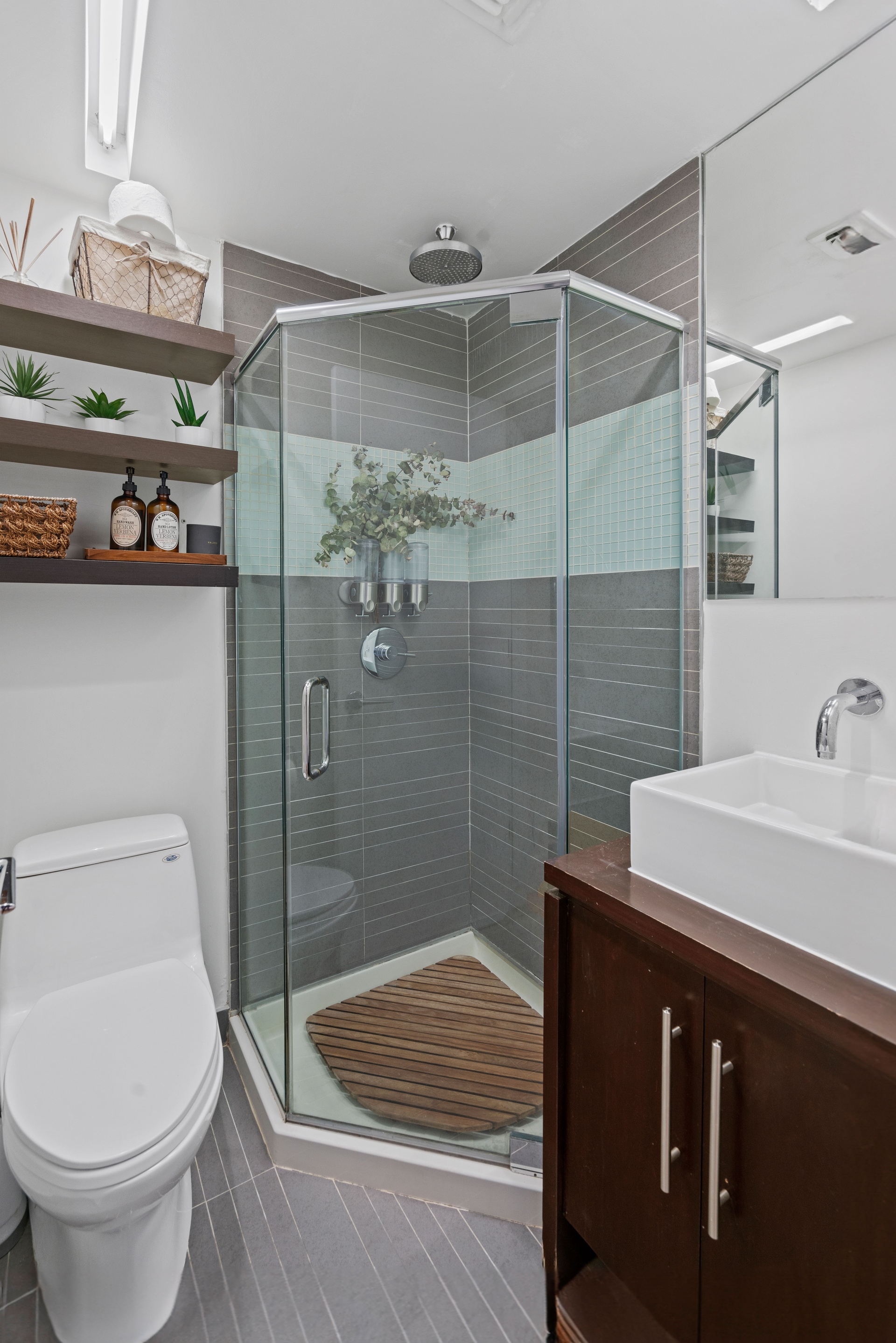 96 Woodpoint Road, Unit 2C Brooklyn, NY 11211 - Photo 6 of 9 a bathroom with a sink toilet and shower