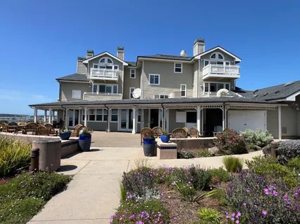 $398,000 | 4100 Cabrillo Highway, Unit 101, Half Moon Bay, CA 94019