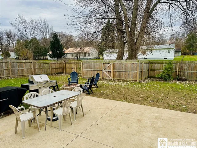 $299,900 | 30 Birchwood Drive, Pomfret, NY 14063