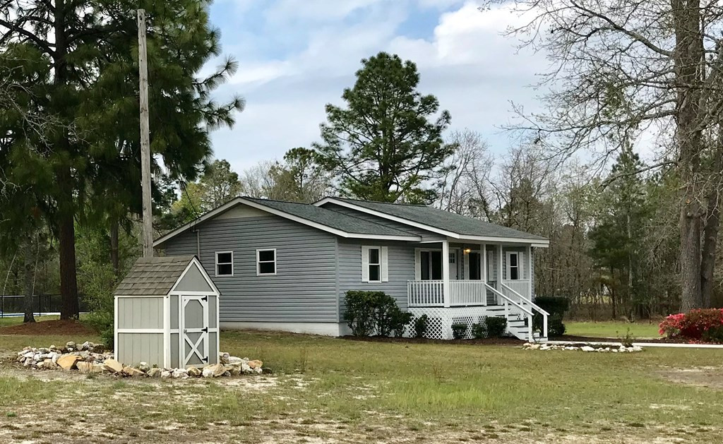305 Beck Road Williston, SC 29853 - Photo 3 of 31
