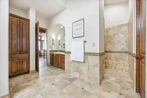 $2,695,000 | 709 Angel Light Drive, Spicewood, TX 78669