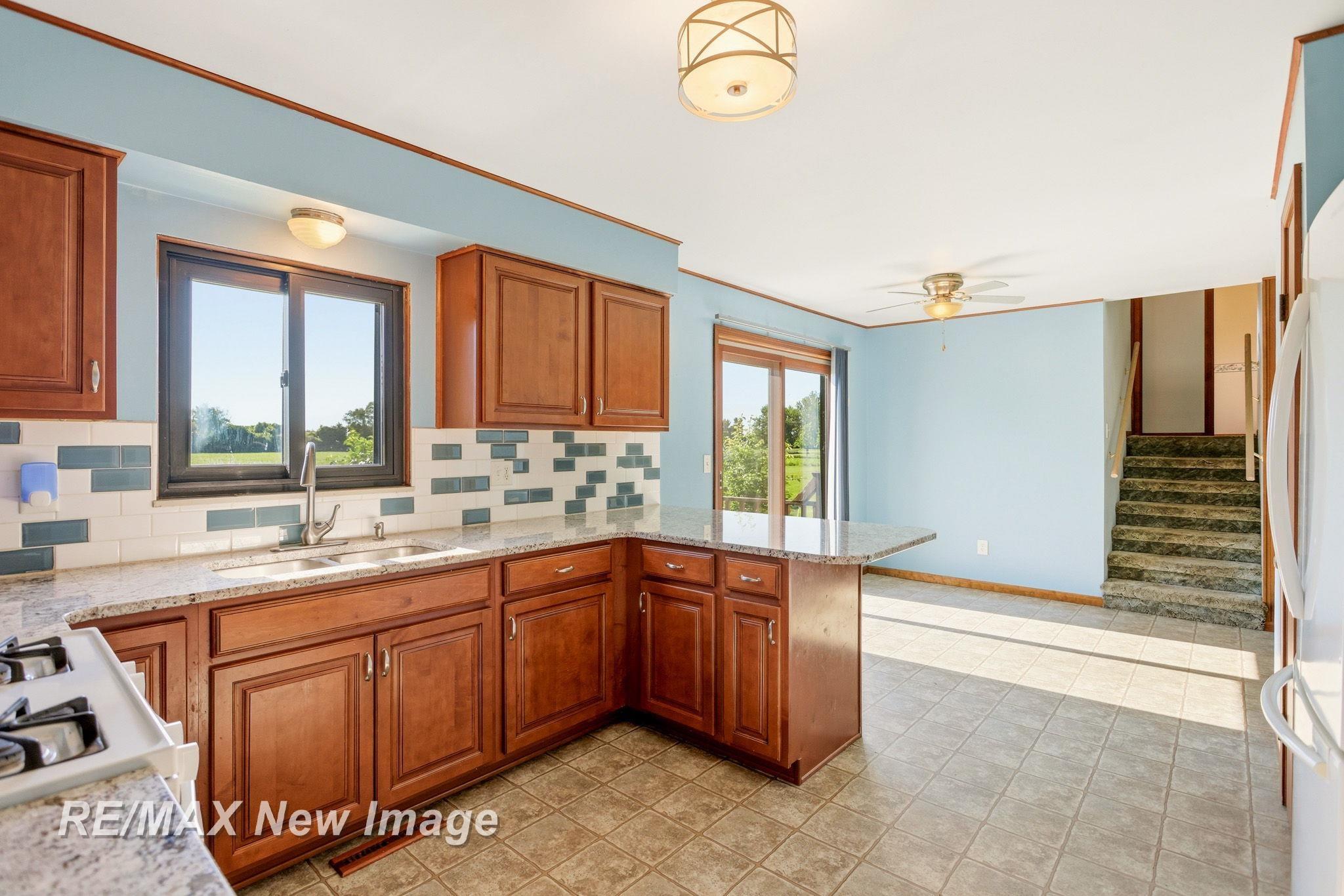 577 South Lincoln Road Bay City, MI 48708 - Photo 14 of 46