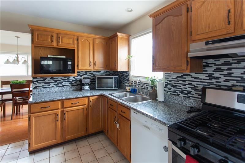 12249 Roth Drive North Huntingdon, PA 15642 - Photo 9 of 24 Kitchen