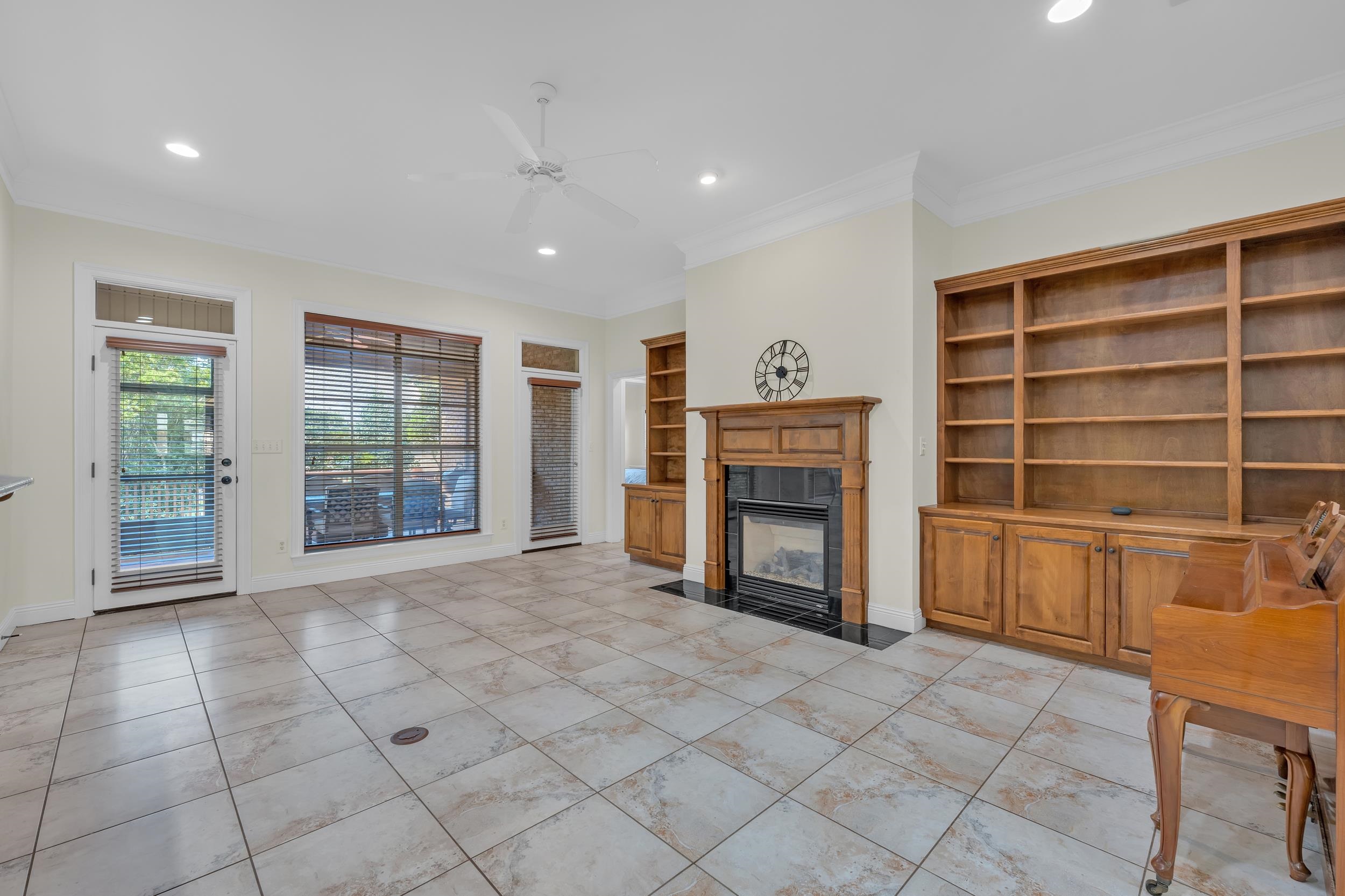 30191 Loblolly Circle Daphne, AL 36527 - Photo 11 of 49 Living Room