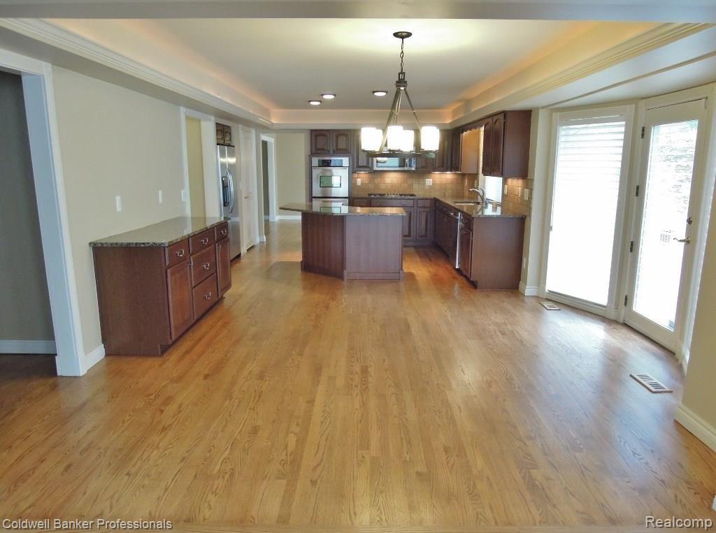 2886 Current Drive Rochester, MI 48309 - Photo 2 of 36 02 (1024x763).jpg