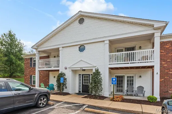 $242,000 | 918 Hanna Pl Court, Unit F, Manchester, MO 63021