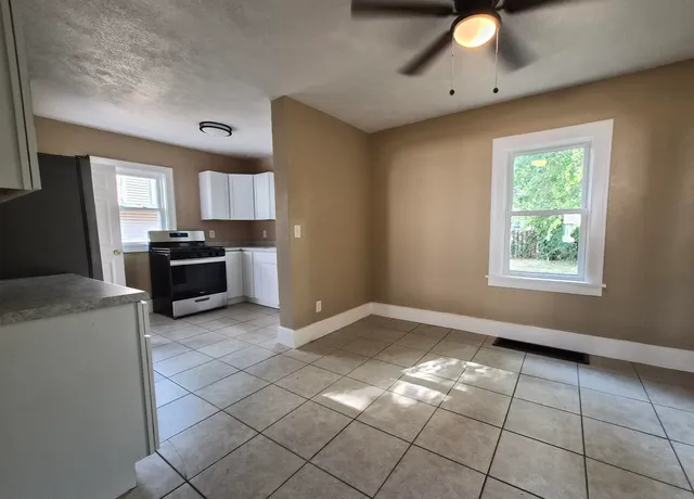 $144,000 | 1918 Auburn Street, Rockford, IL 61103