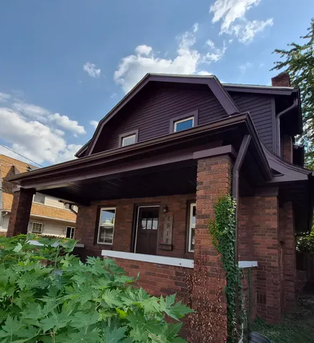 $144,000 | 1918 Auburn Street, Rockford, IL 61103