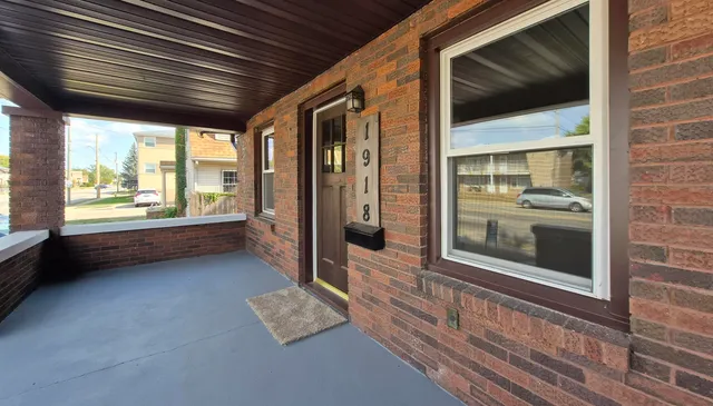 $144,000 | 1918 Auburn Street, Rockford, IL 61103