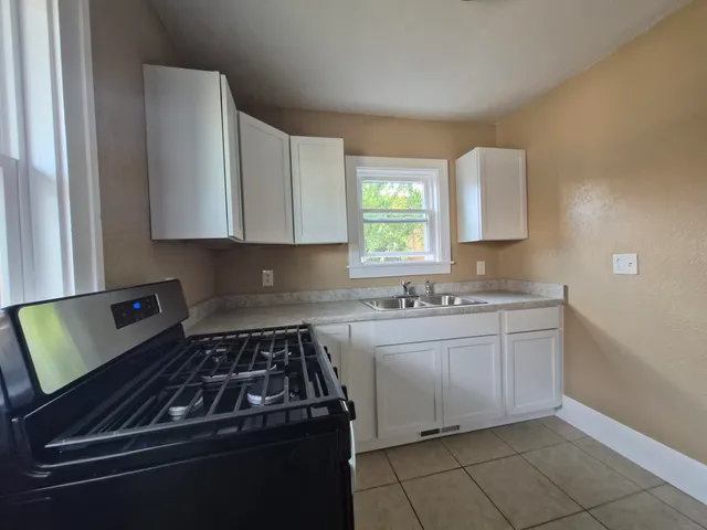 $144,000 | 1918 Auburn Street, Rockford, IL 61103