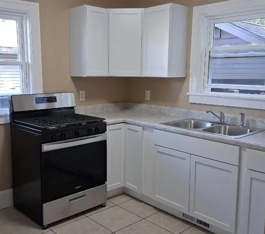 $144,000 | 1918 Auburn Street, Rockford, IL 61103