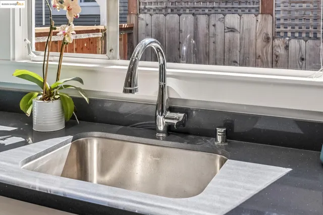 $779,000 | 3887 Forest Hill Avenue, Oakland, CA 94602