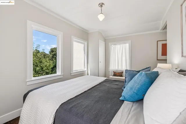 $779,000 | 3887 Forest Hill Avenue, Oakland, CA 94602