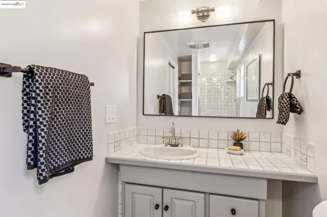 $779,000 | 3887 Forest Hill Avenue, Oakland, CA 94602