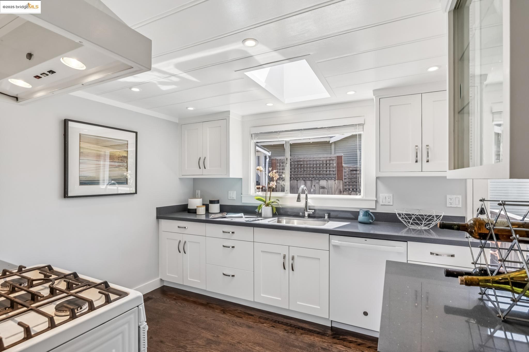 3887 Forest Hill Avenue Oakland, CA 94602 - Photo 9 of 47