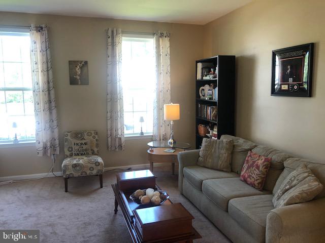 465 Welsh Hill Road Newark, DE 19702 - Photo 22 of 60 Formal Living Room