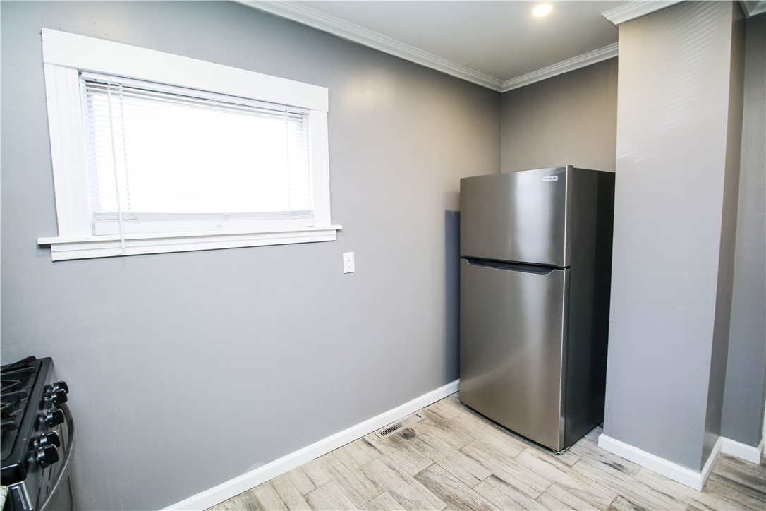 360 Post Avenue Rochester, NY 14619 - Photo 7 of 21