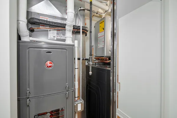 $2,695 | 5200 North Winthrop Avenue, Unit GN, Chicago, IL 60640