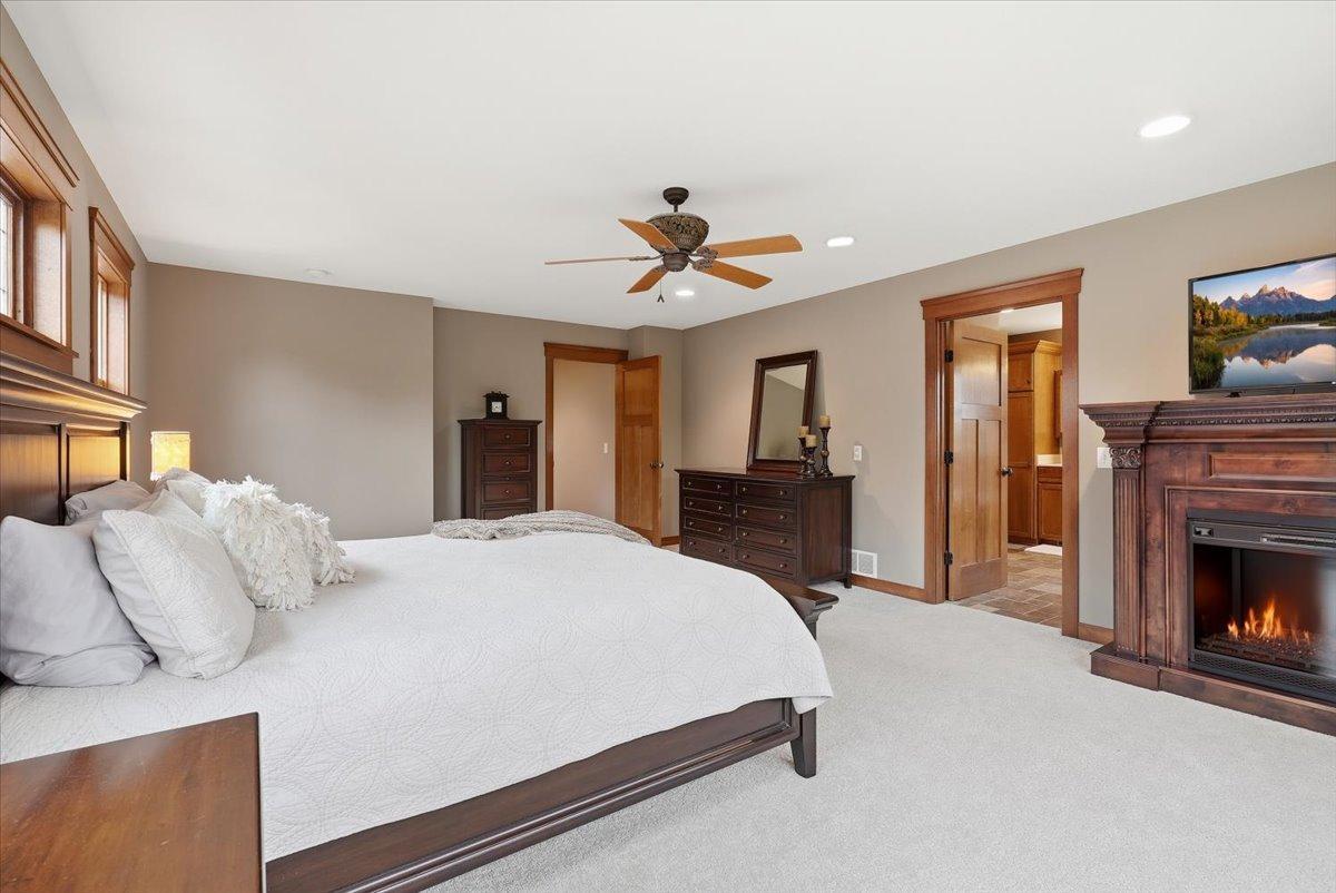 492 East Cove Road Hudson, WI 54016 - Photo 10 of 33