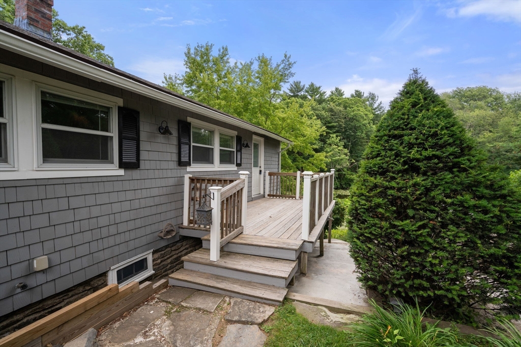 10 Riverside Drive Auburn, MA 01501 - Photo 8 of 33 Gallery Image 8