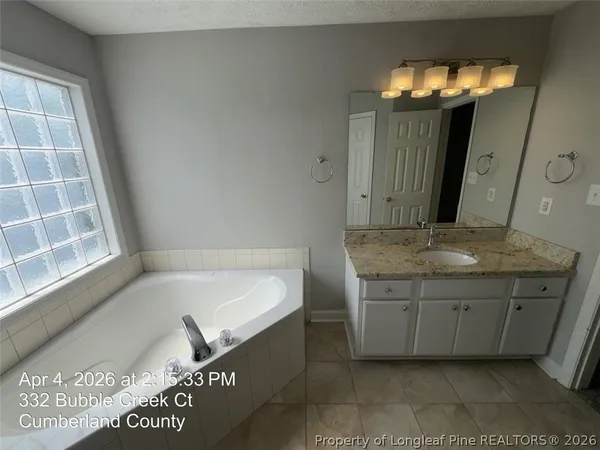 $1,400 | 332 Bubble Creek Court, Unit 5, Fayetteville, NC 28311