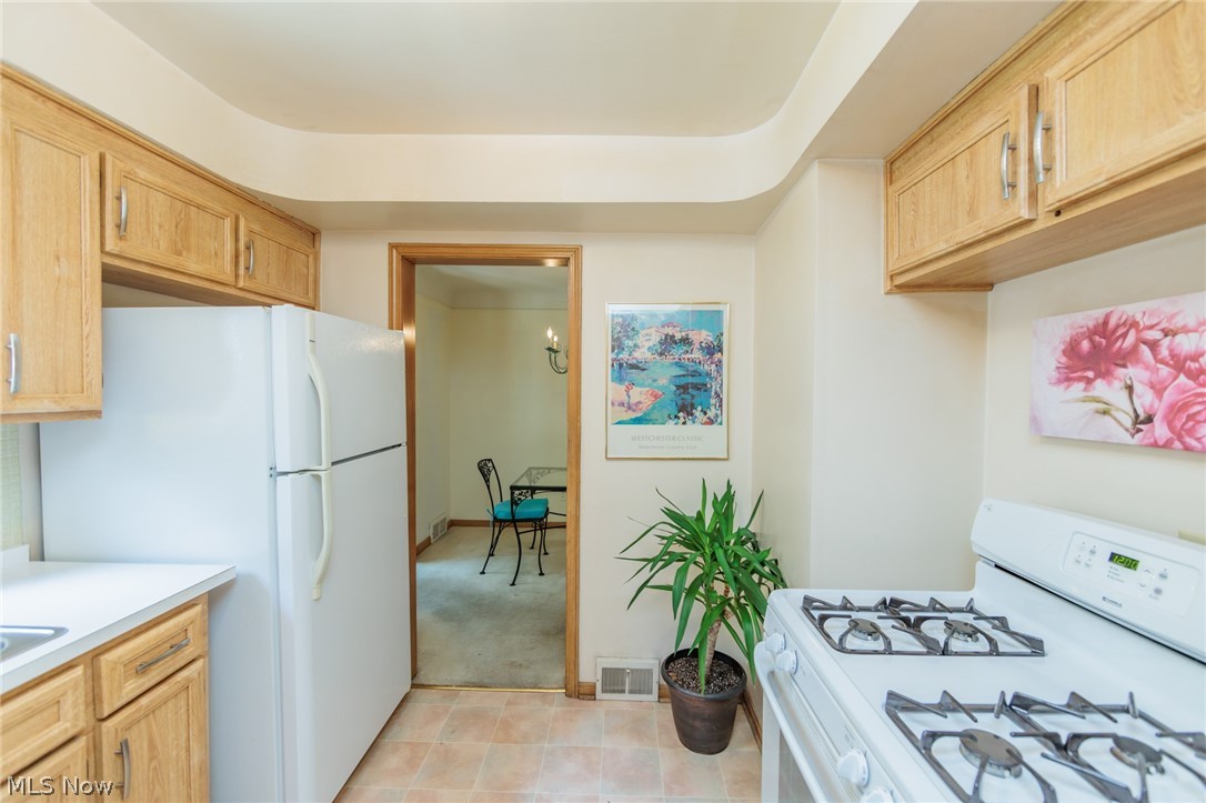 1901 Lorimer Road Cleveland, OH 44134 - Photo 10 of 46